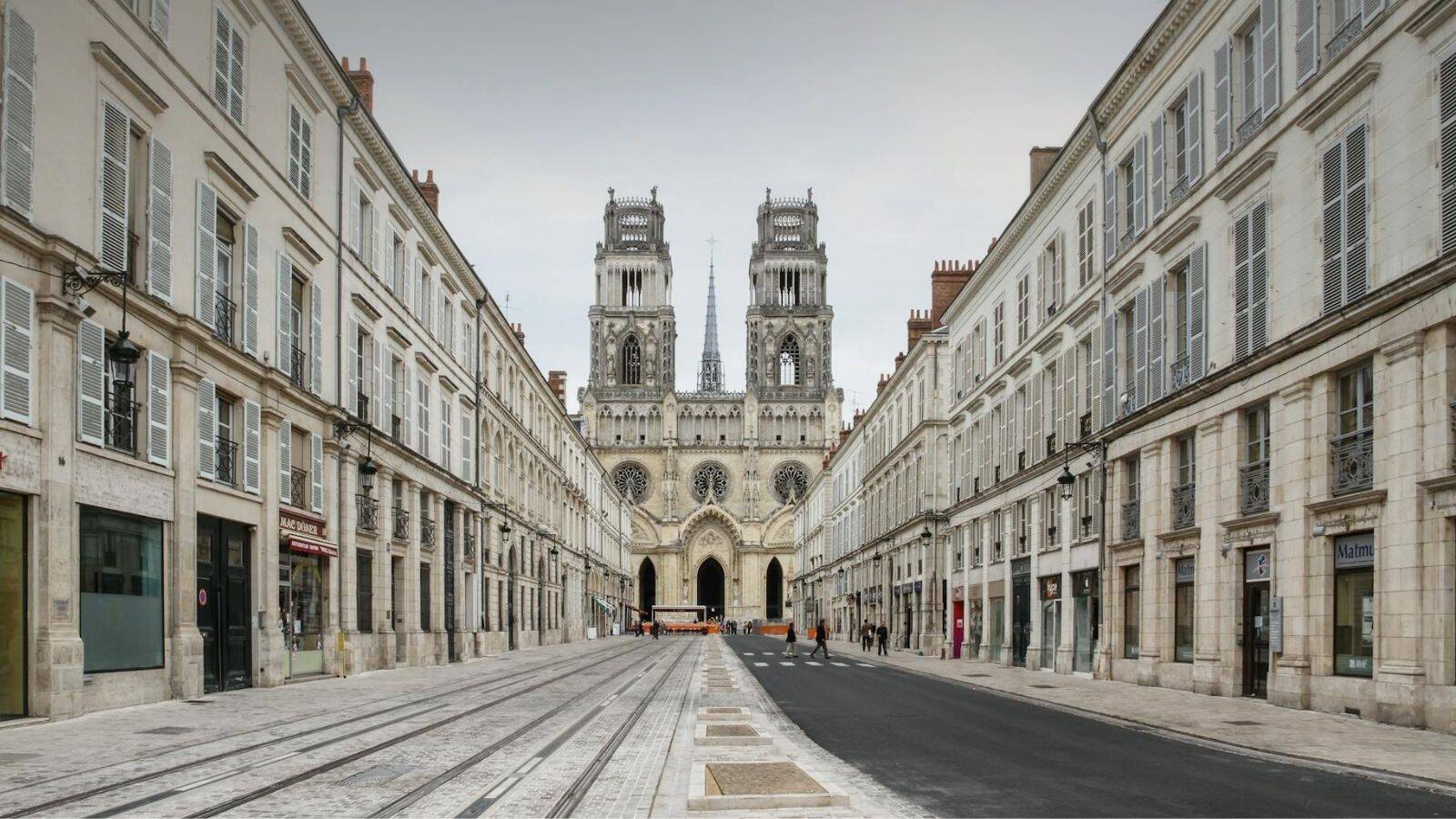 Camping-Cande-sur-Beuvron-Cathedrale-Sainte-Croix-Orleans-POI-TH